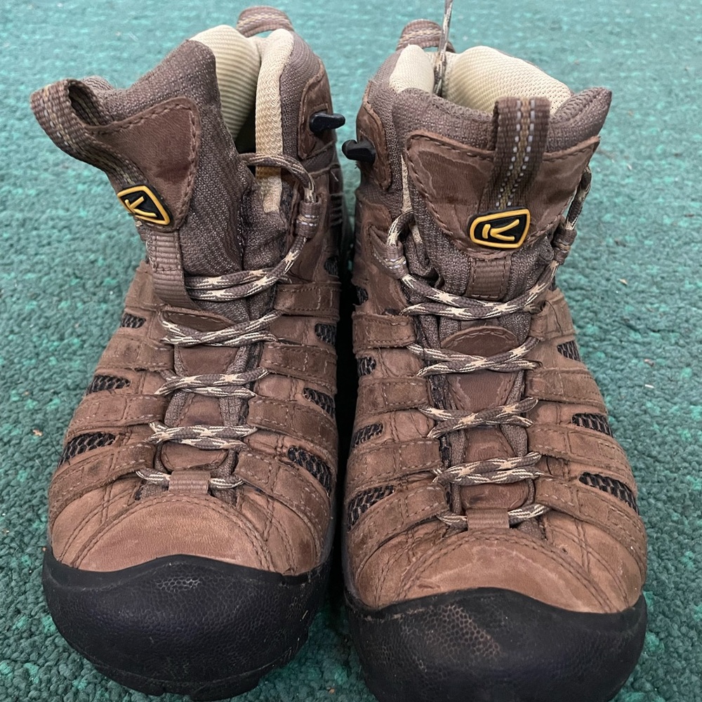 Keen Voyageur Mid, size 7